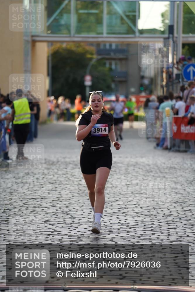 13.06.2025 - Holstenköstenlauf Felixshl http://msf.ph/oto/7926036 13.06.2025 20:13:02 Laufen 2093, 2825, 3914 meine-sportfotos.de