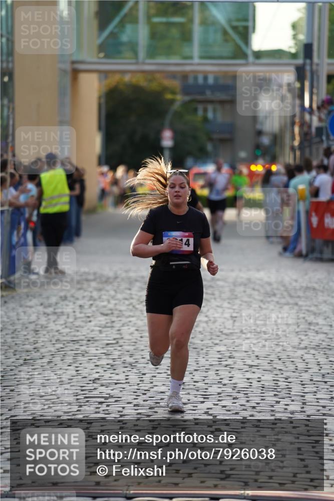 13.06.2025 - Holstenköstenlauf Felixshl http://msf.ph/oto/7926038 13.06.2025 20:13:02 Laufen 2093, 2825, 3914 meine-sportfotos.de