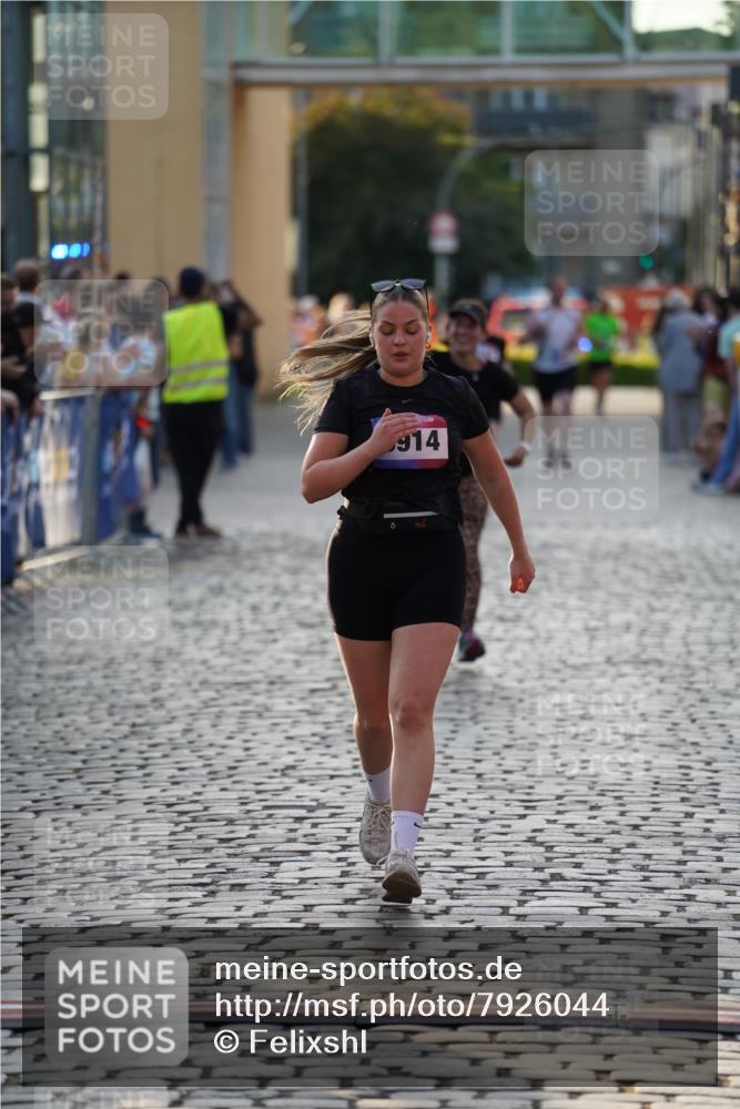 13.06.2025 - Holstenköstenlauf Felixshl http://msf.ph/oto/7926044 13.06.2025 20:13:03 Laufen 2825, 3914 meine-sportfotos.de