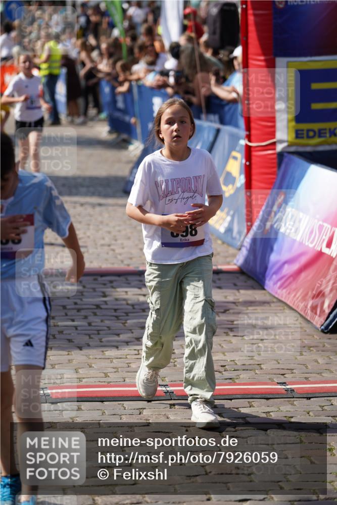 13.06.2025 - Holstenköstenlauf Felixshl http://msf.ph/oto/7926059 13.06.2025 16:36:15 Laufen 94, 233, 382, 387, 391, 515, 520, 631, 646, 654, 898, 911, 1128, 1868 meine-sportfotos.de