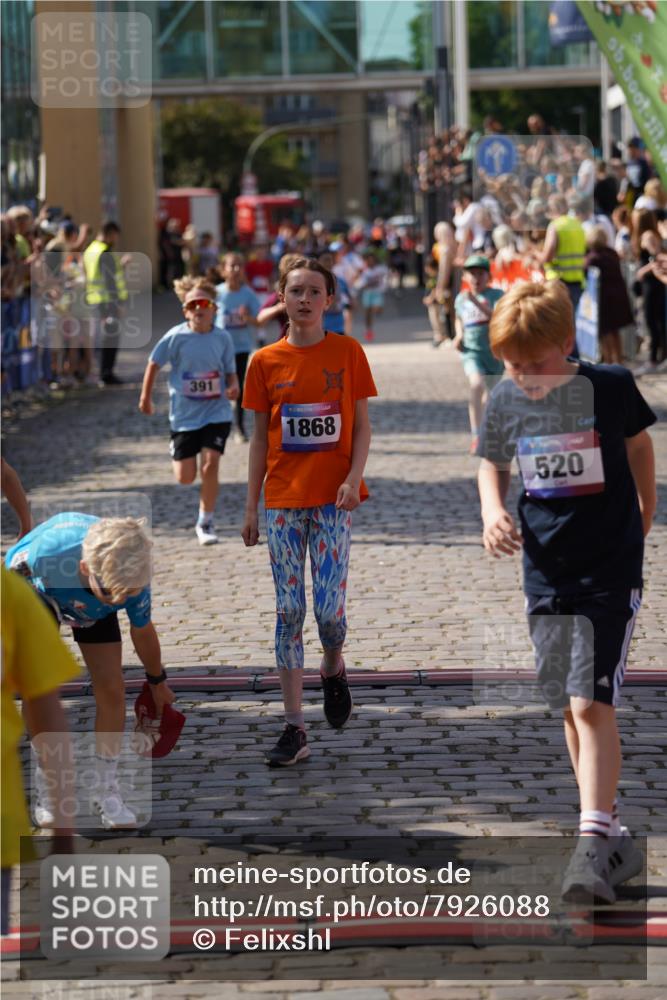 13.06.2025 - Holstenköstenlauf Felixshl http://msf.ph/oto/7926088 13.06.2025 16:36:20 Laufen 94, 135, 376, 382, 387, 388, 391, 515, 520, 631, 646, 654, 911, 1011, 1868 meine-sportfotos.de