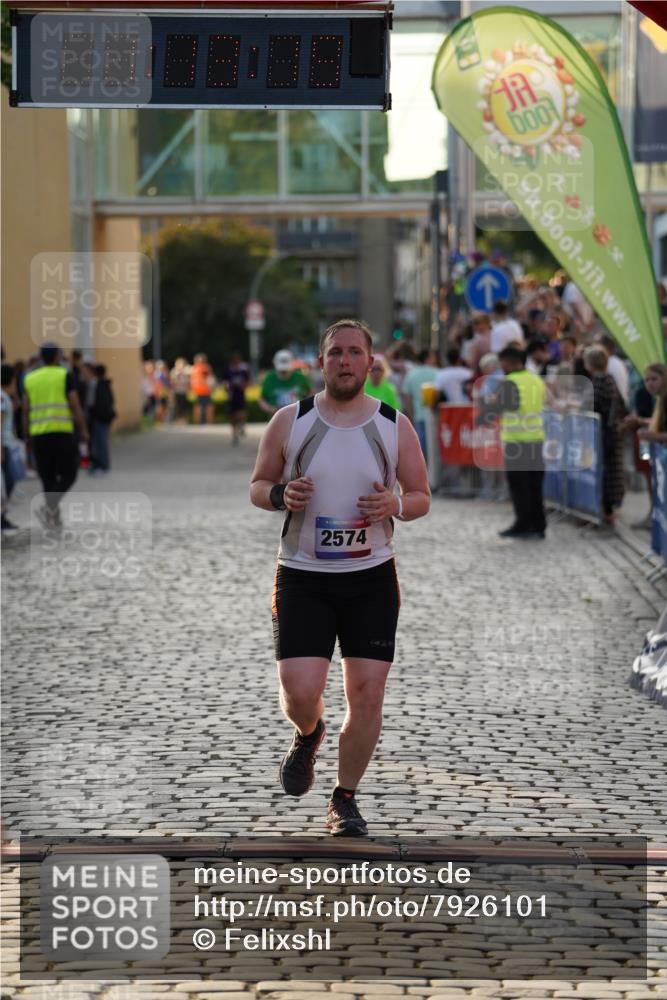 13.06.2025 - Holstenköstenlauf Felixshl http://msf.ph/oto/7926101 13.06.2025 20:13:19 Laufen 2088 meine-sportfotos.de