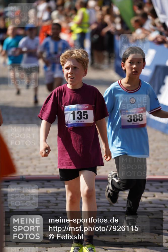 13.06.2025 - Holstenköstenlauf Felixshl http://msf.ph/oto/7926115 13.06.2025 16:36:26 Laufen 77, 135, 376, 387, 388, 391, 510, 529, 764, 765, 775, 918, 920, 1011, 1358 meine-sportfotos.de