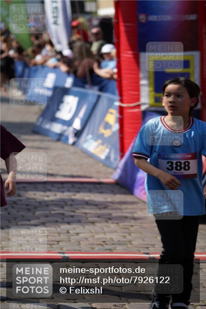 13.06.2025 - Holstenköstenlauf Felixshl http://msf.ph/oto/7926122 13.06.2025 16:36:28 Laufen 77, 135, 376, 388, 389, 510, 529, 635, 764, 765, 775, 918, 920, 1011, 1236, 1269, 1358, 1405 meine-sportfotos.de