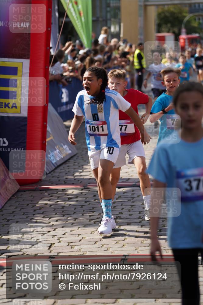 13.06.2025 - Holstenköstenlauf Felixshl http://msf.ph/oto/7926124 13.06.2025 16:36:30 Laufen 77, 388, 389, 510, 521, 528, 529, 635, 644, 764, 765, 775, 918, 920, 1011, 1017, 1236, 1269, 1358, 1405 meine-sportfotos.de