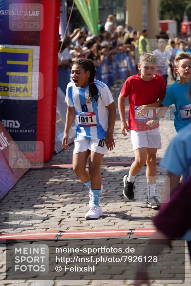 13.06.2025 - Holstenköstenlauf Felixshl http://msf.ph/oto/7926128 13.06.2025 16:36:30 Laufen 77, 388, 389, 510, 521, 528, 529, 635, 644, 764, 765, 775, 918, 920, 1011, 1017, 1236, 1269, 1358, 1405 meine-sportfotos.de