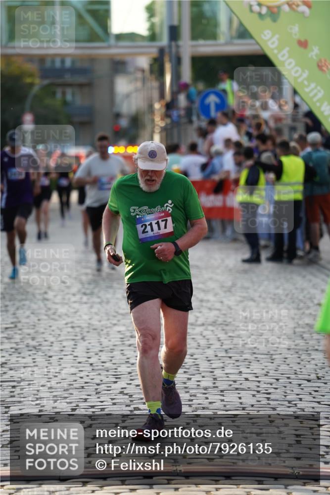 13.06.2025 - Holstenköstenlauf Felixshl http://msf.ph/oto/7926135 13.06.2025 20:13:32 Laufen 2117, 2131, 2935, 3699 meine-sportfotos.de