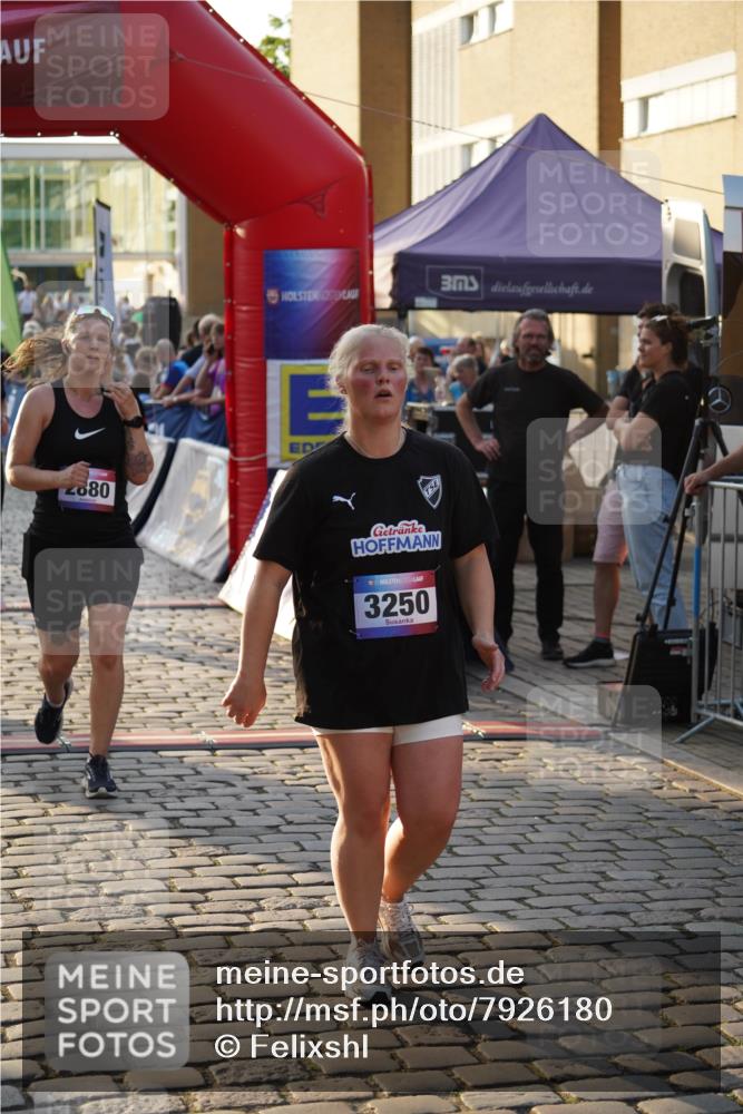 13.06.2025 - Holstenköstenlauf Felixshl http://msf.ph/oto/7926180 13.06.2025 20:13:47 Laufen 2204, 2205, 2880, 3250 meine-sportfotos.de