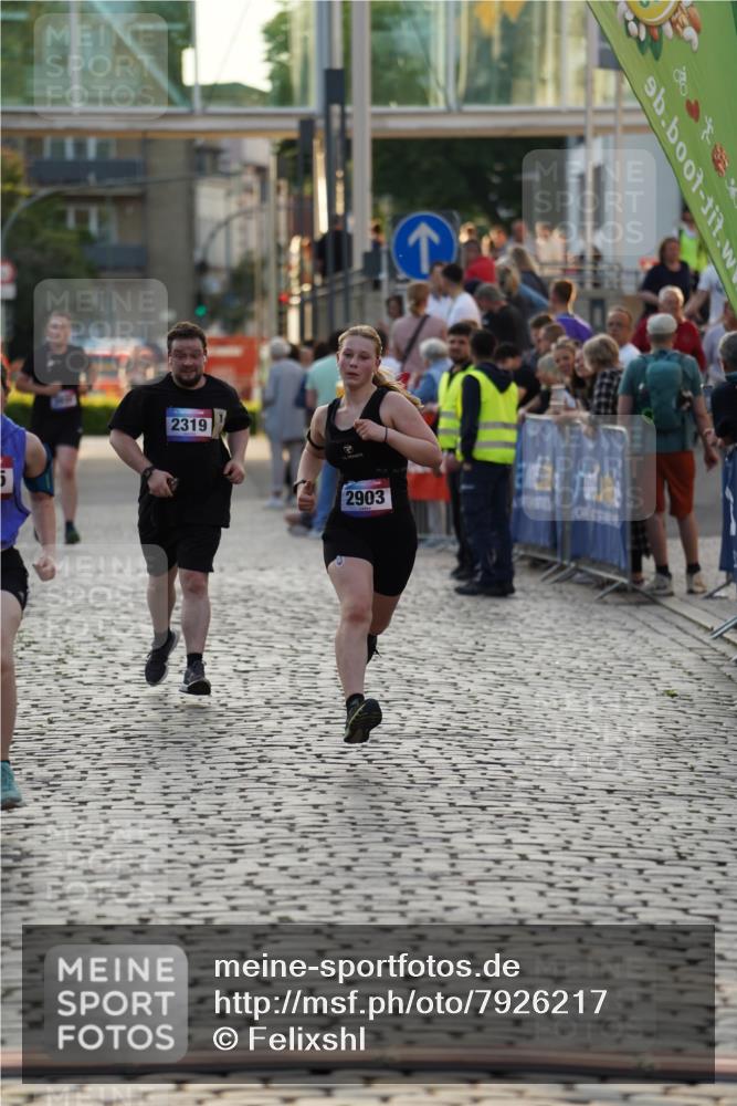 13.06.2025 - Holstenköstenlauf Felixshl http://msf.ph/oto/7926217 13.06.2025 20:14:18 Laufen 2319, 2903, 3915 meine-sportfotos.de