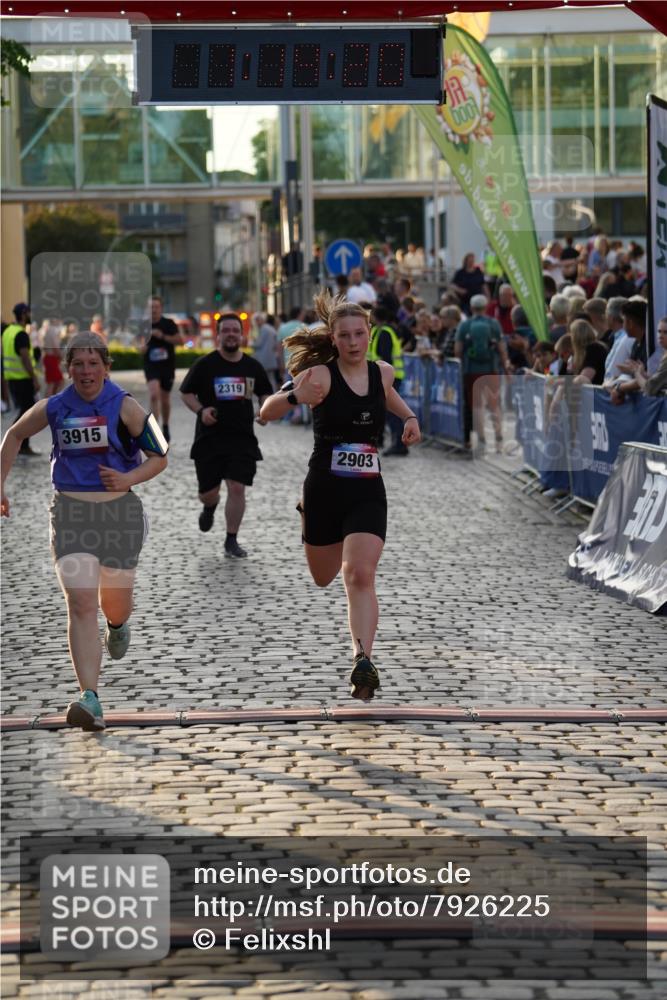 13.06.2025 - Holstenköstenlauf Felixshl http://msf.ph/oto/7926225 13.06.2025 20:14:19 Laufen 2319, 2903, 3915 meine-sportfotos.de
