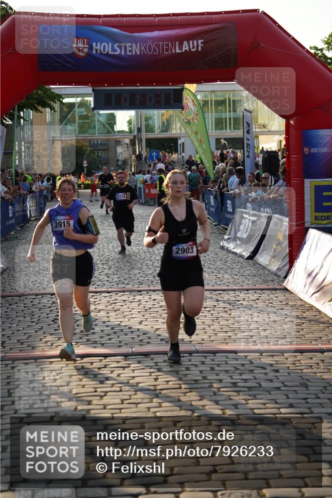 13.06.2025 - Holstenköstenlauf Felixshl http://msf.ph/oto/7926233 13.06.2025 20:14:20 Laufen 2319, 2903, 3915, 3935 meine-sportfotos.de