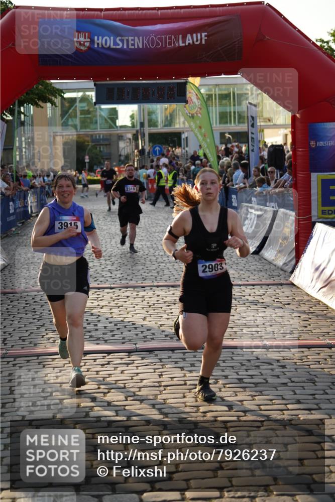 13.06.2025 - Holstenköstenlauf Felixshl http://msf.ph/oto/7926237 13.06.2025 20:14:21 Laufen 2319, 2903, 3915, 3935 meine-sportfotos.de