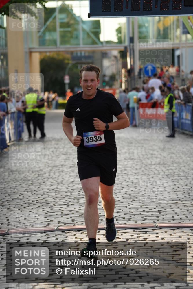 13.06.2025 - Holstenköstenlauf Felixshl http://msf.ph/oto/7926265 13.06.2025 20:14:29 Laufen 3935 meine-sportfotos.de