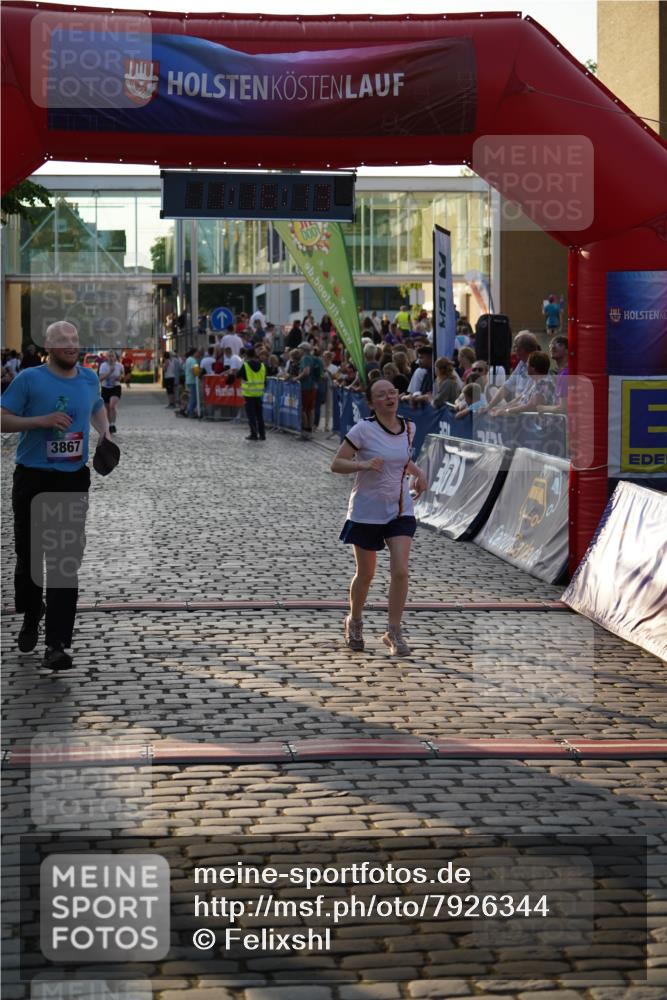 13.06.2025 - Holstenköstenlauf Felixshl http://msf.ph/oto/7926344 13.06.2025 20:16:12 Laufen 3867, 3869 meine-sportfotos.de