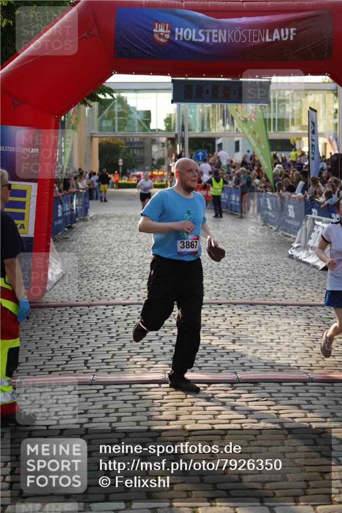 13.06.2025 - Holstenköstenlauf Felixshl http://msf.ph/oto/7926350 13.06.2025 20:16:13 Laufen 2163, 3867, 3869 meine-sportfotos.de