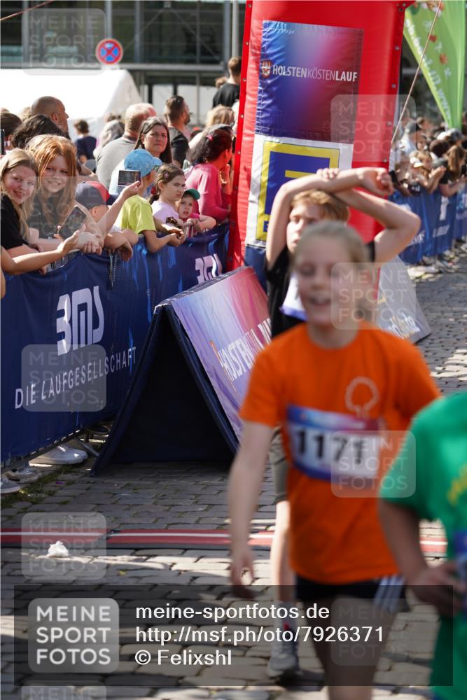 13.06.2025 - Holstenköstenlauf Felixshl http://msf.ph/oto/7926371 13.06.2025 16:37:21 Laufen 1, 369, 379, 506, 512, 647, 657, 796, 923, 1098, 1129, 1170, 1272, 1274 meine-sportfotos.de