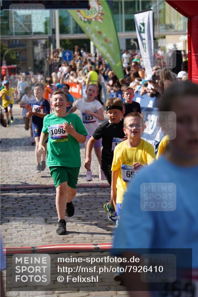 13.06.2025 - Holstenköstenlauf Felixshl http://msf.ph/oto/7926410 13.06.2025 16:37:28 Laufen 1, 506, 512, 647, 649, 657, 787, 795, 796, 923, 1098, 1129, 1271, 1272, 1821, 1930 meine-sportfotos.de
