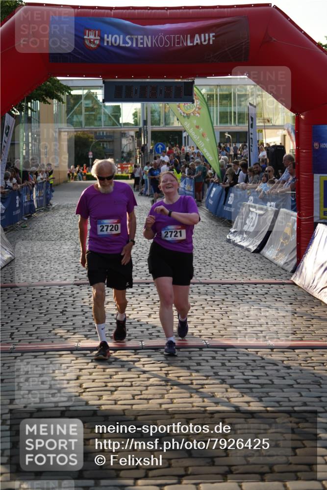 13.06.2025 - Holstenköstenlauf Felixshl http://msf.ph/oto/7926425 13.06.2025 20:16:46 Laufen 2720, 2721 meine-sportfotos.de