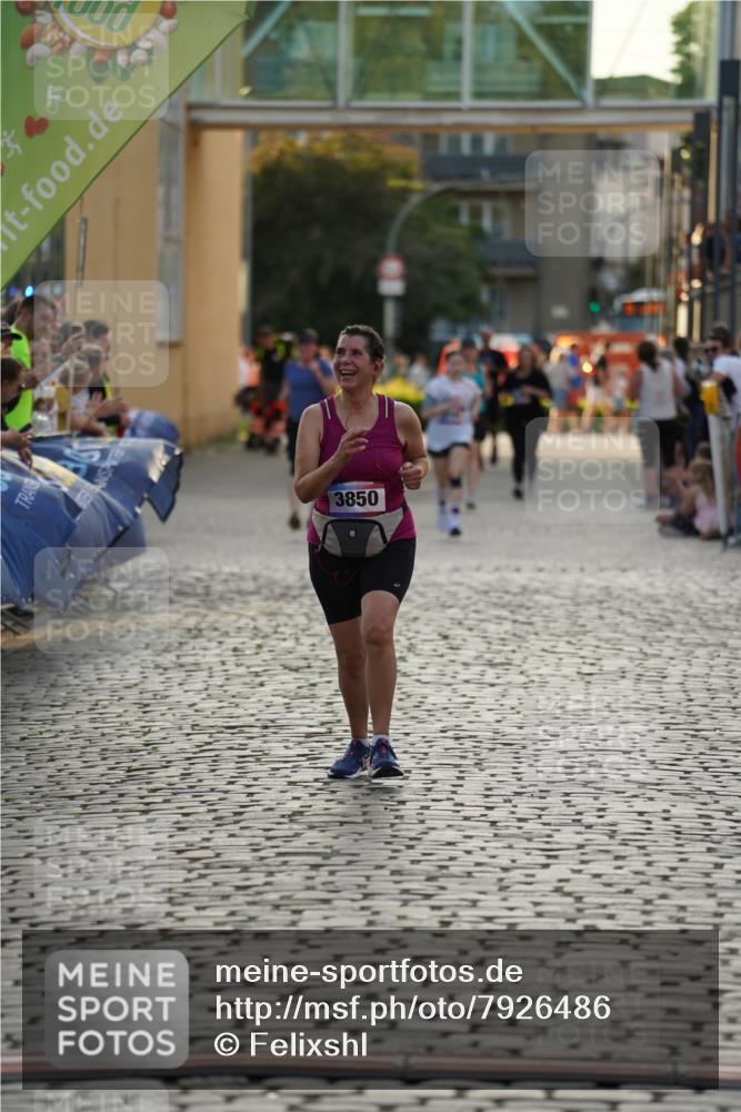 13.06.2025 - Holstenköstenlauf Felixshl http://msf.ph/oto/7926486 13.06.2025 20:17:58 Laufen 3850 meine-sportfotos.de