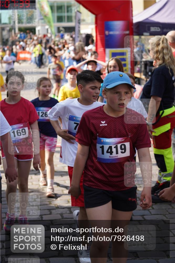 13.06.2025 - Holstenköstenlauf Felixshl http://msf.ph/oto/7926498 13.06.2025 16:37:53 Laufen 516, 633, 637, 638, 639, 643, 760, 773, 783, 786, 902, 912, 1014, 1018, 1084, 1246, 1401, 1419, 1836 meine-sportfotos.de