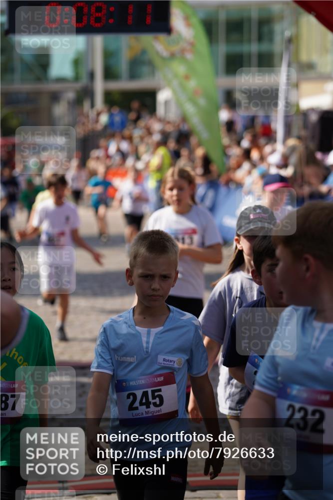 13.06.2025 - Holstenköstenlauf Felixshl http://msf.ph/oto/7926633 13.06.2025 16:38:25 Laufen 240, 243, 244, 377, 780, 916, 921, 1007, 1013, 1020, 1087, 1099, 1350, 1403 meine-sportfotos.de