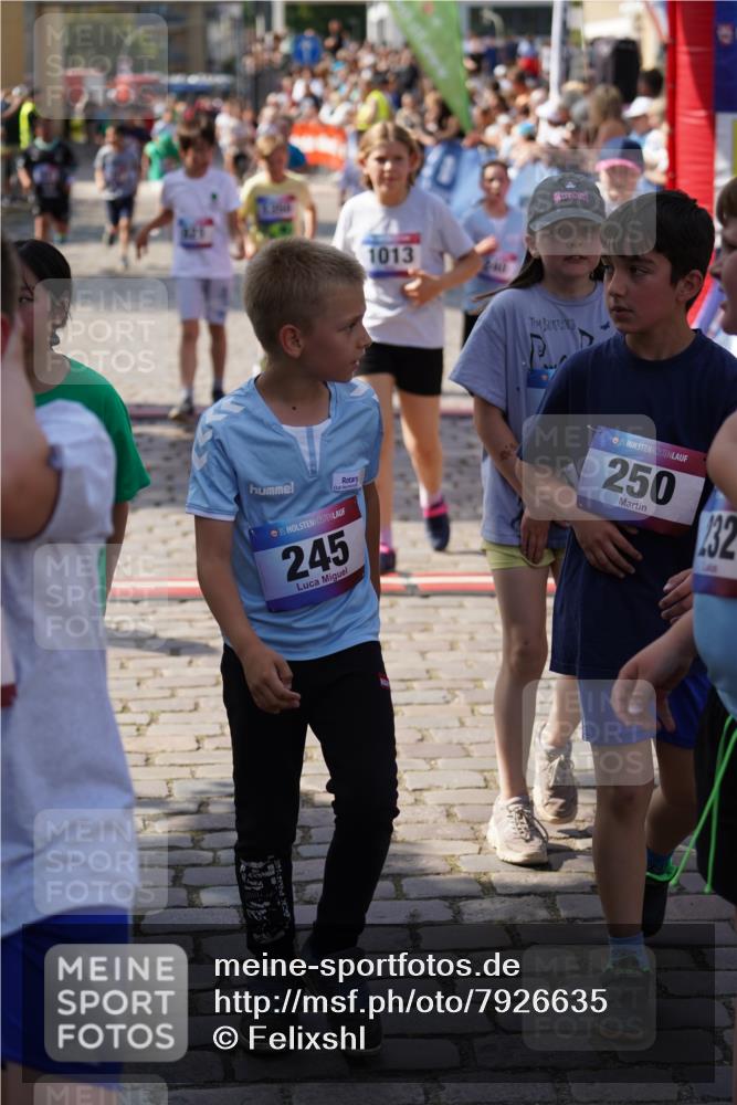 13.06.2025 - Holstenköstenlauf Felixshl http://msf.ph/oto/7926635 13.06.2025 16:38:26 Laufen 240, 243, 244, 377, 780, 916, 921, 1007, 1013, 1020, 1099, 1340, 1350, 1403 meine-sportfotos.de