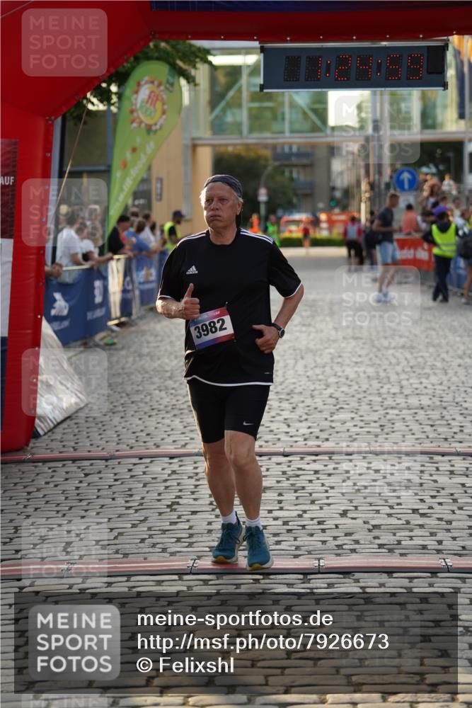 13.06.2025 - Holstenköstenlauf Felixshl http://msf.ph/oto/7926673 13.06.2025 20:24:59 Laufen 3982 meine-sportfotos.de