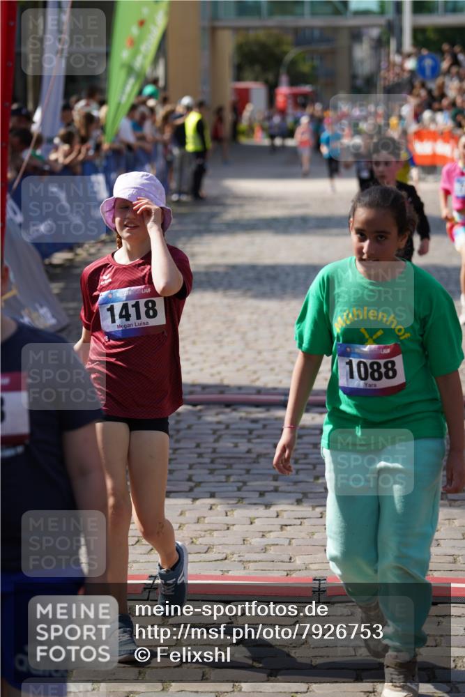 13.06.2025 - Holstenköstenlauf Felixshl http://msf.ph/oto/7926753 13.06.2025 16:39:05 Laufen 784, 1024, 1088, 1239, 1243, 1245, 1418 meine-sportfotos.de