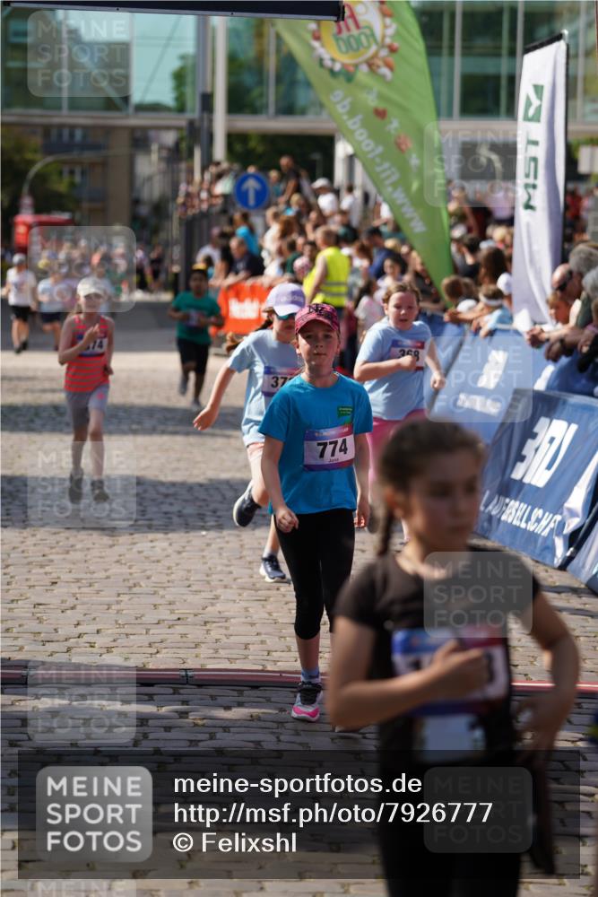 13.06.2025 - Holstenköstenlauf Felixshl http://msf.ph/oto/7926777 13.06.2025 16:39:14 Laufen 368, 372, 374, 514, 774 meine-sportfotos.de