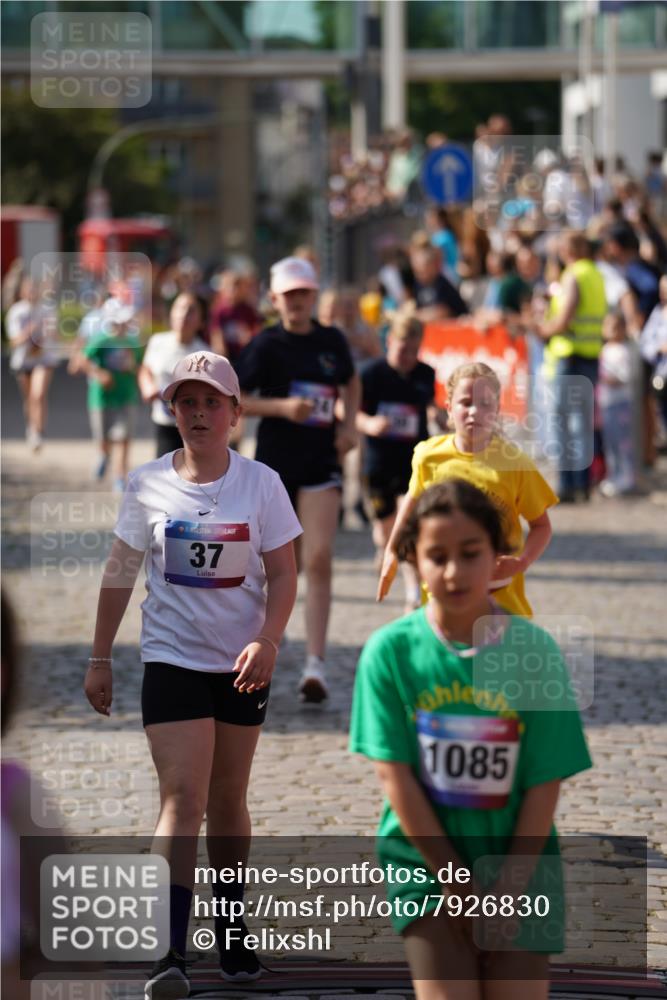 13.06.2025 - Holstenköstenlauf Felixshl http://msf.ph/oto/7926830 13.06.2025 16:39:36 Laufen 37, 524, 530, 642, 909, 1085, 1235 meine-sportfotos.de
