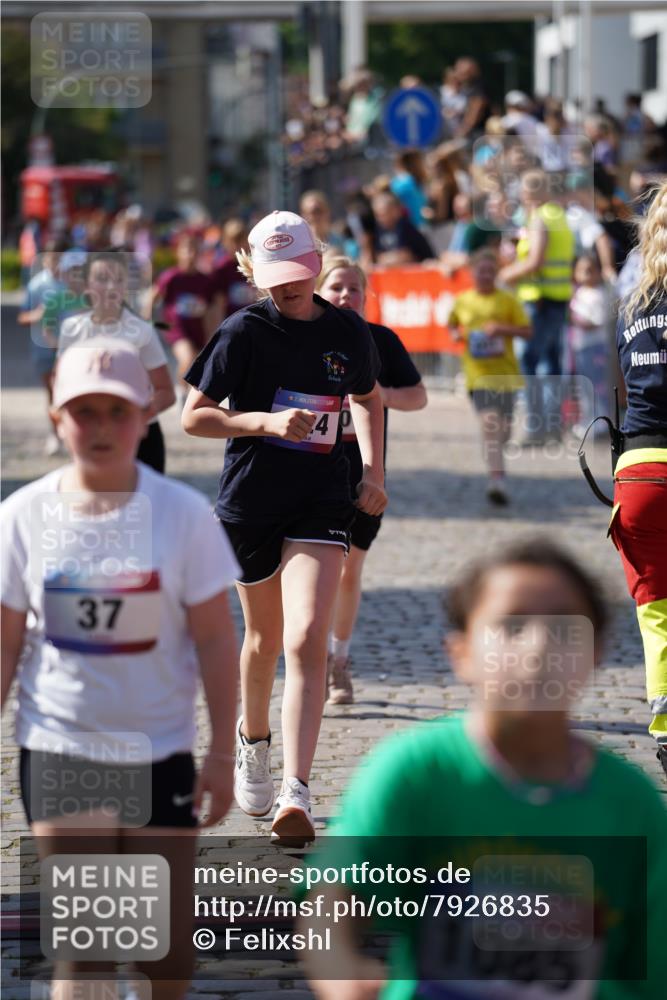 13.06.2025 - Holstenköstenlauf Felixshl http://msf.ph/oto/7926835 13.06.2025 16:39:39 Laufen 37, 524, 530, 641, 642, 909, 926 meine-sportfotos.de