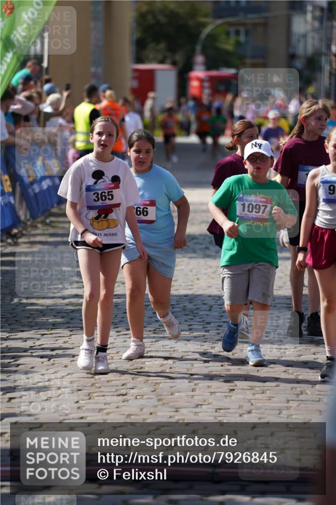 13.06.2025 - Holstenköstenlauf Felixshl http://msf.ph/oto/7926845 13.06.2025 16:39:45 Laufen 133, 140, 365, 366, 641, 648, 650, 778, 909, 926, 1097, 1357 meine-sportfotos.de