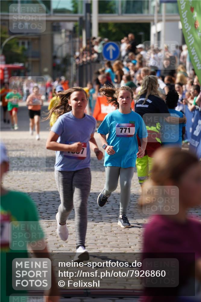 13.06.2025 - Holstenköstenlauf Felixshl http://msf.ph/oto/7926860 13.06.2025 16:39:52 Laufen 133, 140, 365, 366, 531, 648, 650, 771, 778, 1097, 1357 meine-sportfotos.de