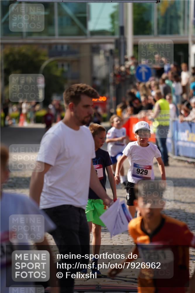 13.06.2025 - Holstenköstenlauf Felixshl http://msf.ph/oto/7926962 13.06.2025 16:50:21 Laufen 28, 102, 130, 409, 553, 929, 1033 meine-sportfotos.de
