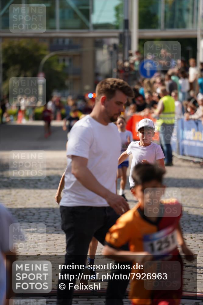 13.06.2025 - Holstenköstenlauf Felixshl http://msf.ph/oto/7926963 13.06.2025 16:50:21 Laufen 28, 102, 130, 409, 553, 929, 1033 meine-sportfotos.de