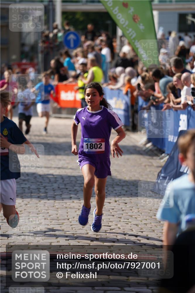13.06.2025 - Holstenköstenlauf Felixshl http://msf.ph/oto/7927001 13.06.2025 16:50:45 Laufen 22, 407, 408, 413, 818, 1117, 1119, 1123, 1409, 1802, 1830, 1848, 1919 meine-sportfotos.de