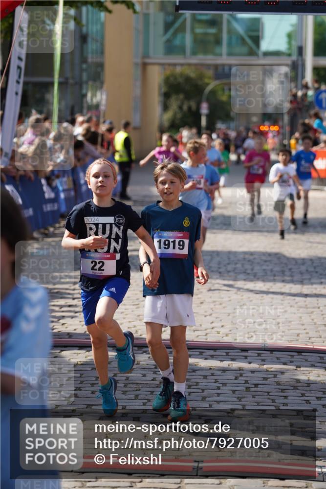 13.06.2025 - Holstenköstenlauf Felixshl http://msf.ph/oto/7927005 13.06.2025 16:50:46 Laufen 22, 407, 408, 818, 1117, 1123, 1409, 1802, 1830, 1848, 1919 meine-sportfotos.de
