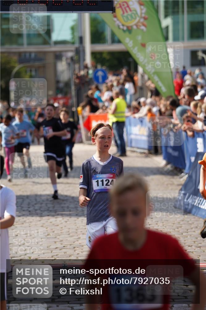 13.06.2025 - Holstenköstenlauf Felixshl http://msf.ph/oto/7927035 13.06.2025 16:51:01 Laufen 57, 100, 144, 260, 402, 539, 935, 940, 1027, 1036, 1120, 1124, 1261, 1431, 1818 meine-sportfotos.de