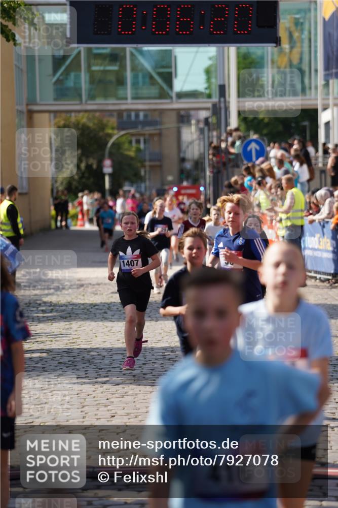 13.06.2025 - Holstenköstenlauf Felixshl http://msf.ph/oto/7927078 13.06.2025 16:51:19 Laufen 56, 396, 414, 534, 799, 804, 932, 939, 1029, 1259, 1407, 1430, 1809, 1927 meine-sportfotos.de