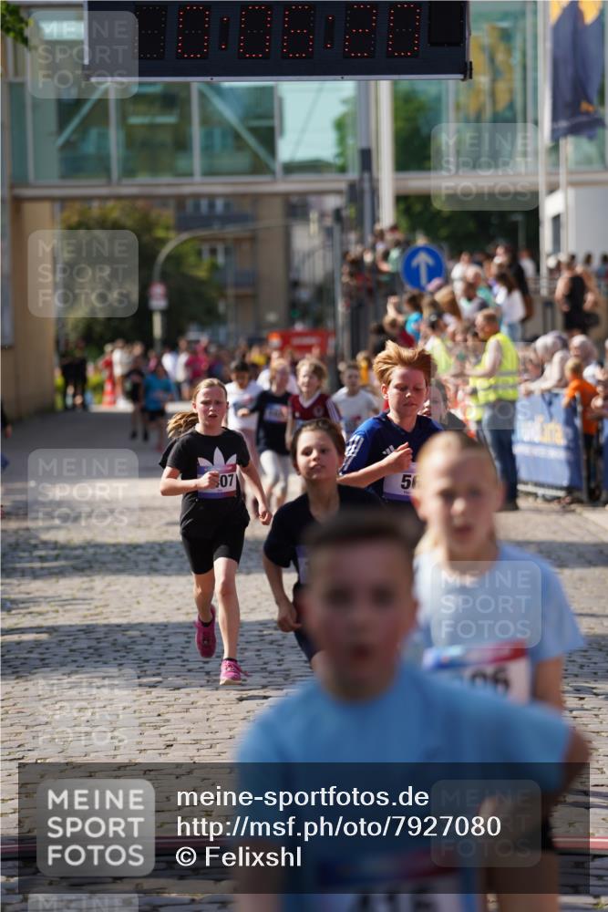 13.06.2025 - Holstenköstenlauf Felixshl http://msf.ph/oto/7927080 13.06.2025 16:51:19 Laufen 56, 396, 414, 534, 799, 804, 932, 939, 1029, 1259, 1407, 1430, 1809, 1927 meine-sportfotos.de