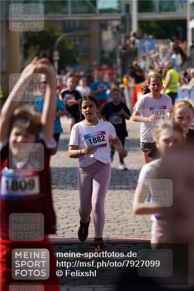 13.06.2025 - Holstenköstenlauf Felixshl http://msf.ph/oto/7927099 13.06.2025 16:51:28 Laufen 69, 136, 398, 806, 810, 932, 939, 1029, 1035, 1262, 1807, 1809, 1882 meine-sportfotos.de