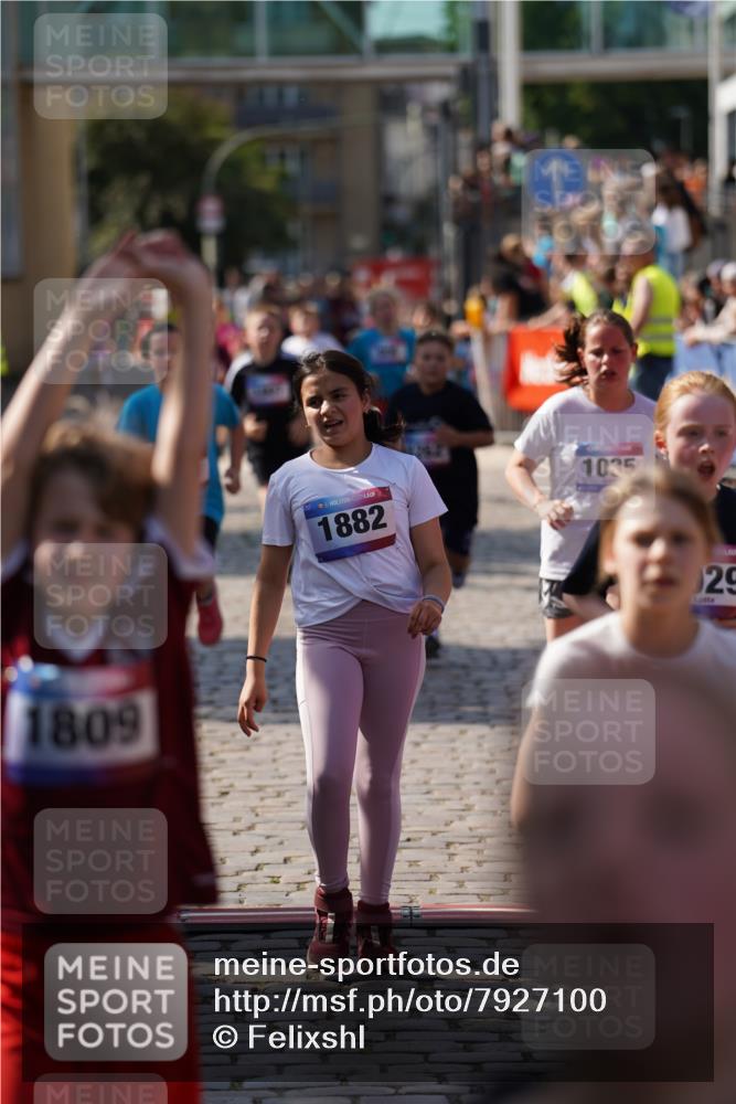 13.06.2025 - Holstenköstenlauf Felixshl http://msf.ph/oto/7927100 13.06.2025 16:51:28 Laufen 69, 136, 398, 806, 810, 932, 939, 1029, 1035, 1262, 1807, 1809, 1882 meine-sportfotos.de