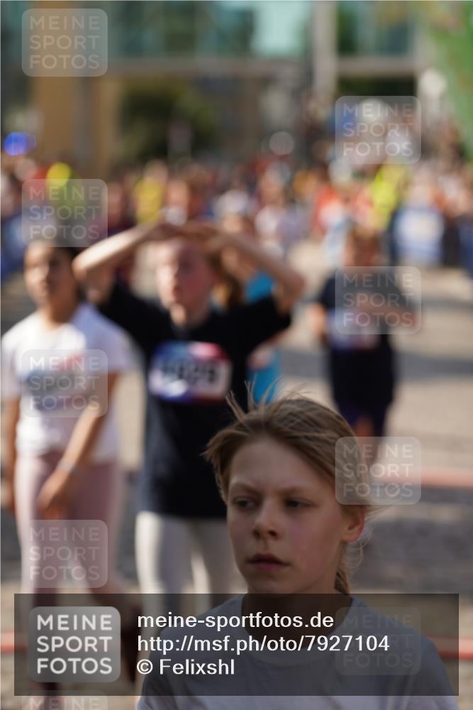 13.06.2025 - Holstenköstenlauf Felixshl http://msf.ph/oto/7927104 13.06.2025 16:51:32 Laufen 15, 69, 127, 136, 259, 398, 662, 806, 810, 813, 937, 1035, 1262, 1807, 1882 meine-sportfotos.de