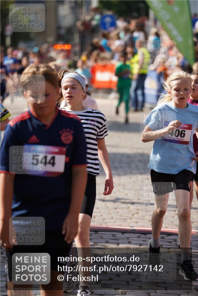 13.06.2025 - Holstenköstenlauf Felixshl http://msf.ph/oto/7927142 13.06.2025 16:51:49 Laufen 27, 51, 128, 137, 146, 406, 541, 544, 807, 812, 1028, 1032, 1113, 1164, 1167, 1260, 1371, 1860 meine-sportfotos.de