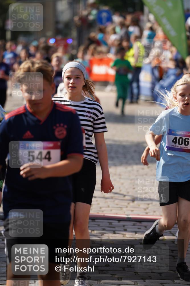 13.06.2025 - Holstenköstenlauf Felixshl http://msf.ph/oto/7927143 13.06.2025 16:51:49 Laufen 27, 51, 128, 137, 146, 406, 541, 544, 807, 812, 1028, 1032, 1113, 1164, 1167, 1260, 1371, 1860 meine-sportfotos.de