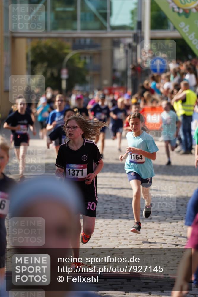 13.06.2025 - Holstenköstenlauf Felixshl http://msf.ph/oto/7927145 13.06.2025 16:51:54 Laufen 41, 48, 93, 146, 399, 541, 802, 807, 815, 1028, 1032, 1034, 1113, 1164, 1260, 1366, 1371, 1935 meine-sportfotos.de