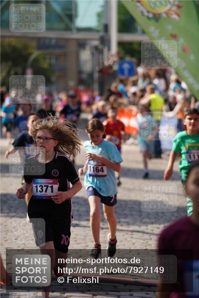 13.06.2025 - Holstenköstenlauf Felixshl http://msf.ph/oto/7927149 13.06.2025 16:51:55 Laufen 41, 48, 93, 146, 399, 802, 807, 815, 1028, 1032, 1034, 1113, 1164, 1260, 1366, 1371, 1935 meine-sportfotos.de