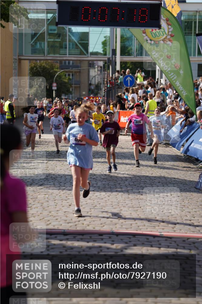 13.06.2025 - Holstenköstenlauf Felixshl http://msf.ph/oto/7927190 13.06.2025 16:52:17 Laufen 126, 255, 256, 395, 397, 400, 405, 540, 660, 809, 817, 927, 930, 1250 meine-sportfotos.de