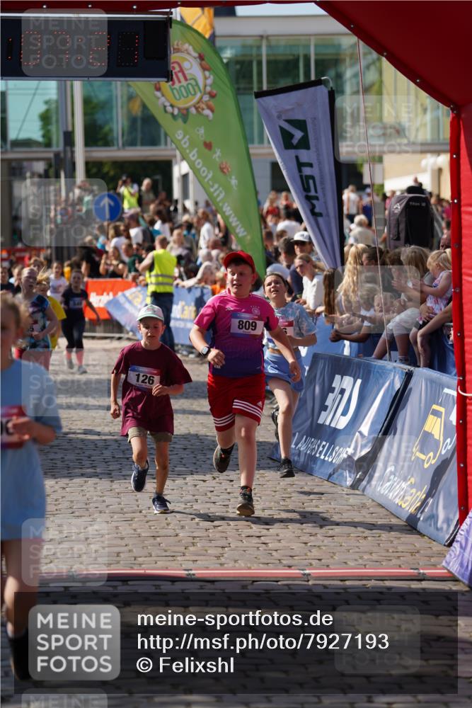 13.06.2025 - Holstenköstenlauf Felixshl http://msf.ph/oto/7927193 13.06.2025 16:52:20 Laufen 126, 255, 256, 262, 266, 400, 540, 549, 660, 809, 817, 927, 930, 936, 1250, 1266 meine-sportfotos.de