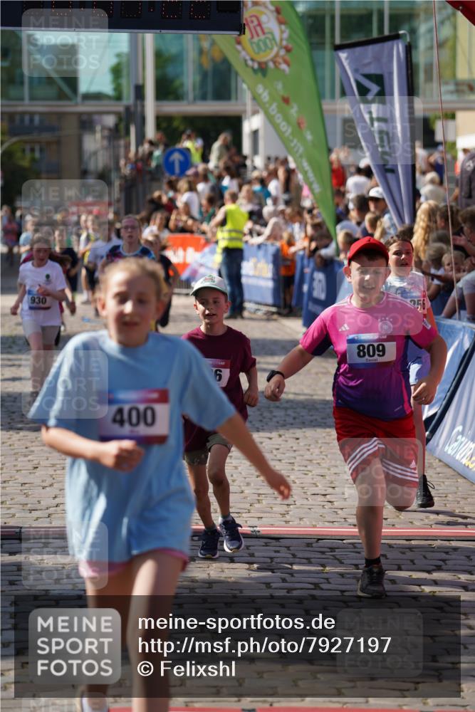 13.06.2025 - Holstenköstenlauf Felixshl http://msf.ph/oto/7927197 13.06.2025 16:52:21 Laufen 126, 255, 256, 262, 266, 394, 400, 540, 549, 660, 809, 817, 927, 930, 936, 1250, 1266 meine-sportfotos.de